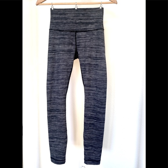Lululemon legging - Picture 1 of 4